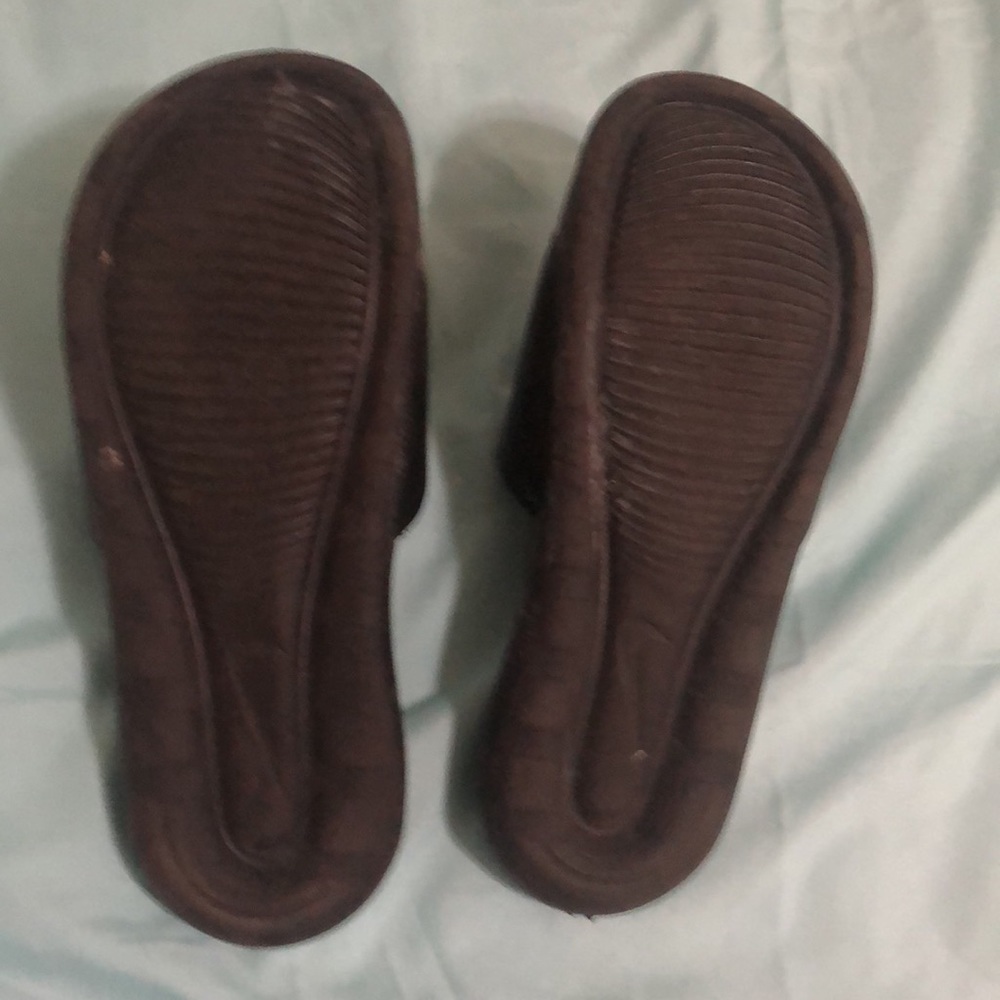 Nike slippers - Picture 2 of 3